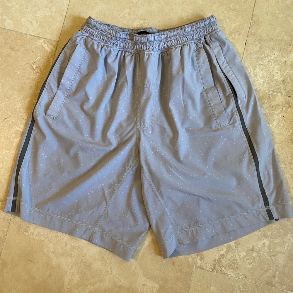 Lululemon Pace Breaker 9”. Lined